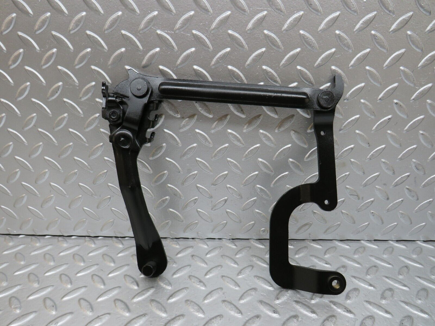 27914 Mercedes-Benz W123 280E Bonnet Hinge Right Side