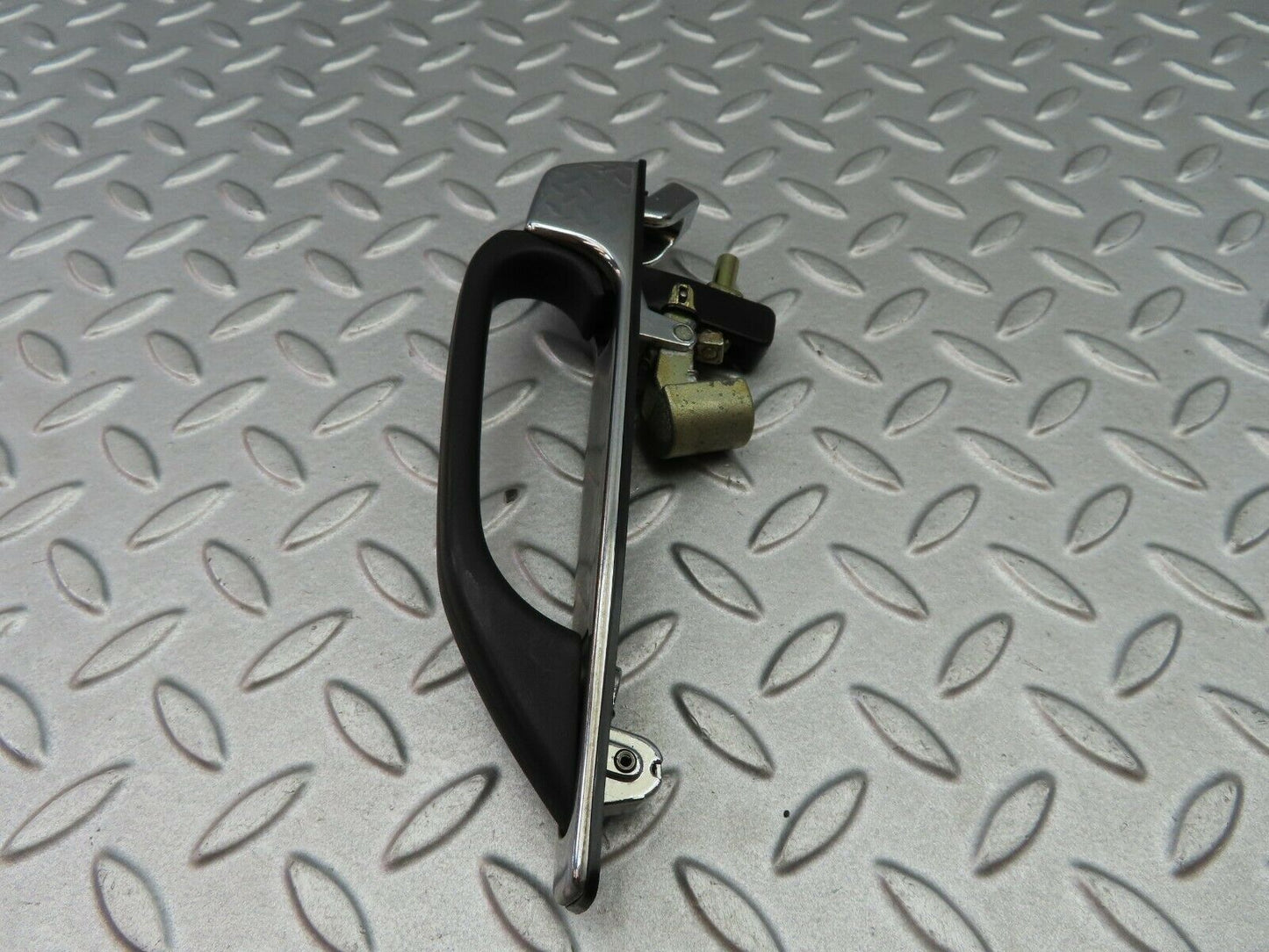 5812 Mercedes-Benz W123 200 Exterior Door Handle Rear 1237600359