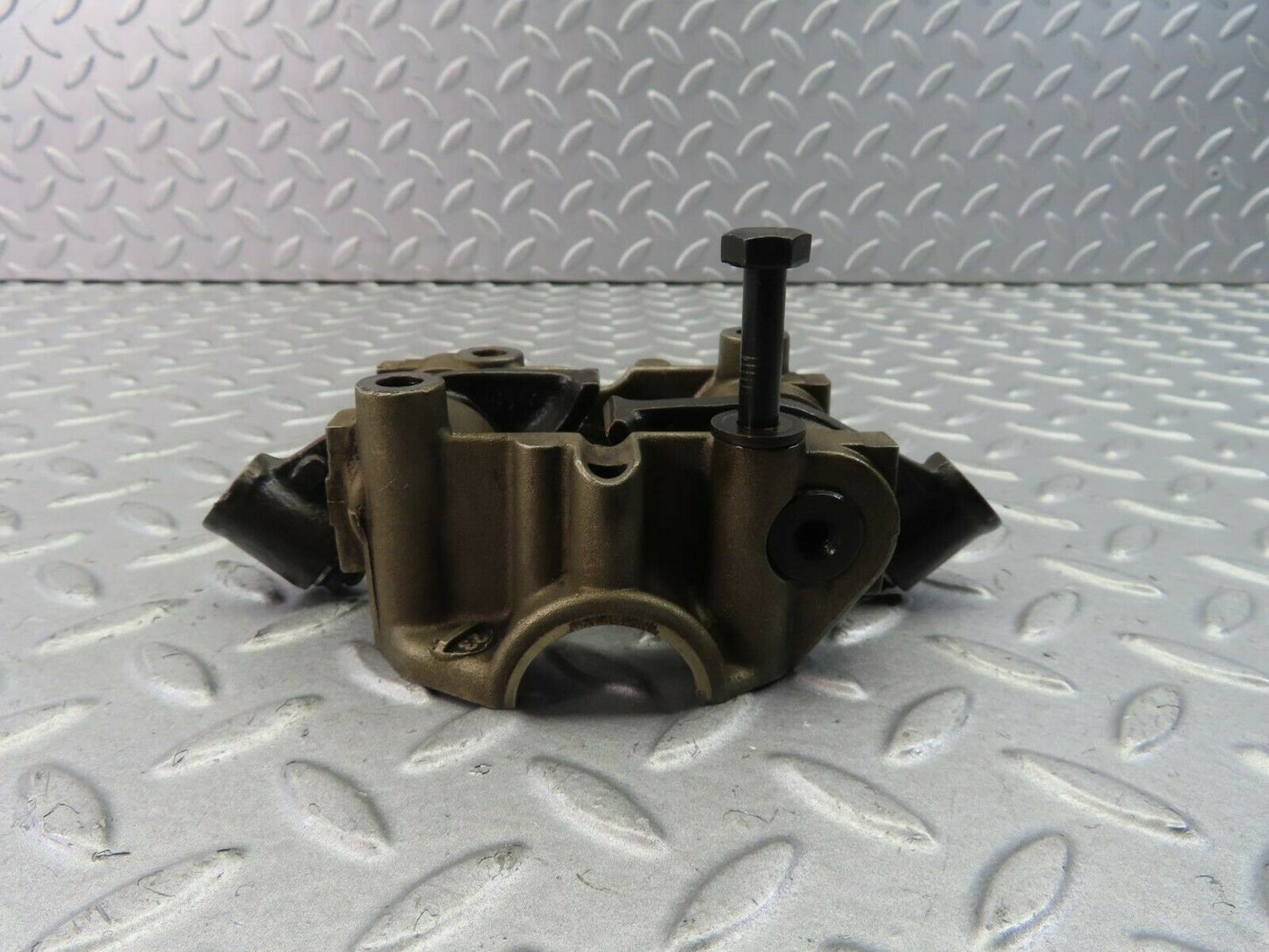 8577 Mercedes-Benz S123 Wagon Rocker Arms Camshaft Bearing Block 1020512110
