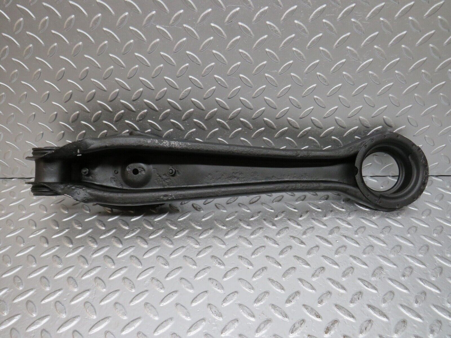 0367 Mercedes-Benz W108 280SE Rear Axle Spring Coil Mount