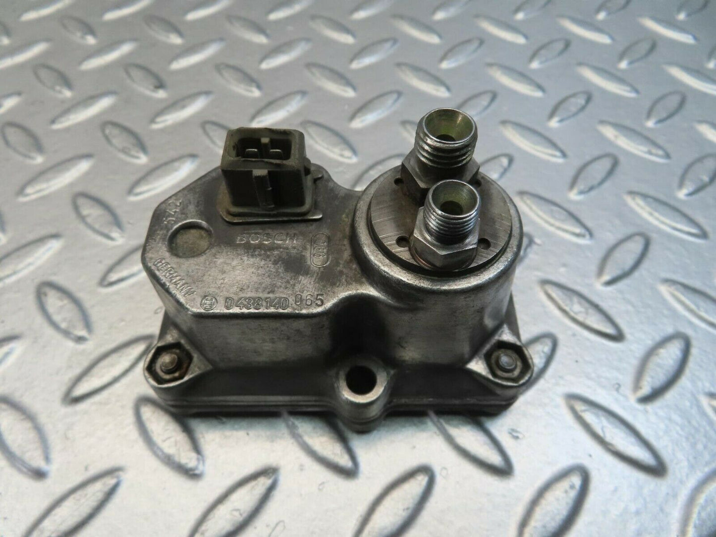 11472 Mercedes-Benz C123 230CE Coupe Warm Up Regulator 0438140065