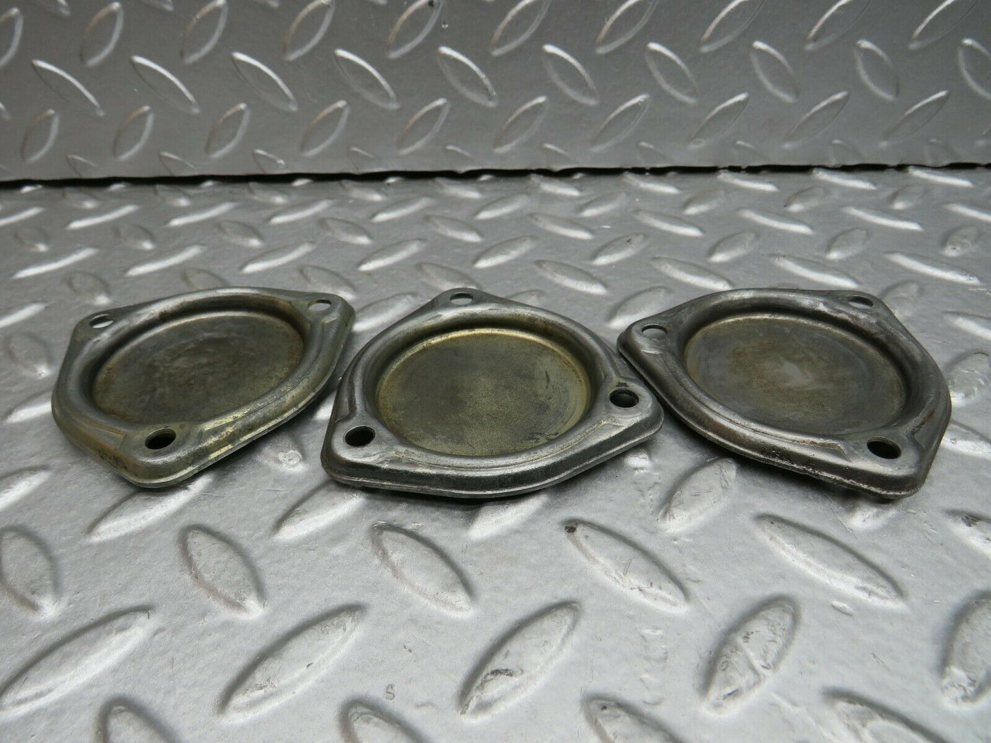 22260 Mercedes-Benz S123 280TE Wagon Camshaft Access Cover Plate