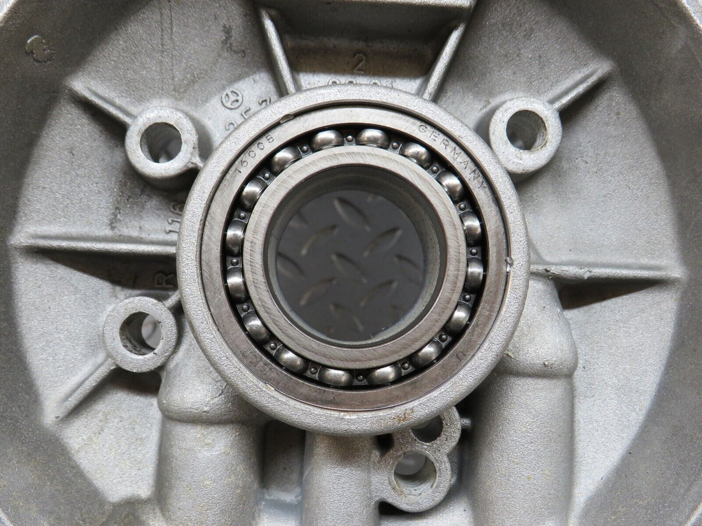 36405 Mercedes-Benz R107 450 Automatic Gearbox Bell Housing 722.002 1162570201