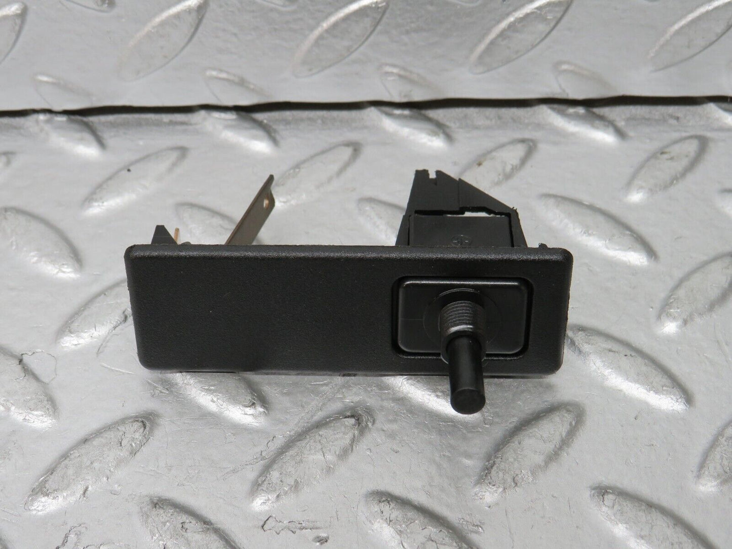29714 Mercedes-Benz W123 230E Trunk Light Switch 1158202511