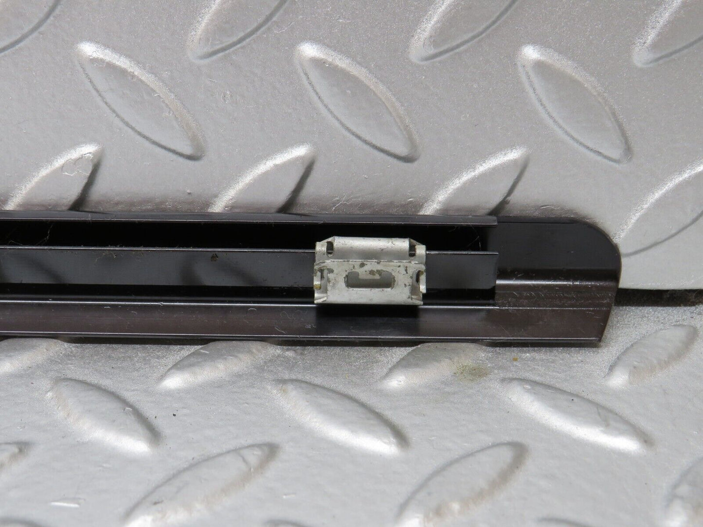 35080 Mercedes-Benz W210 320E Front Left Door Window Exterior Trim