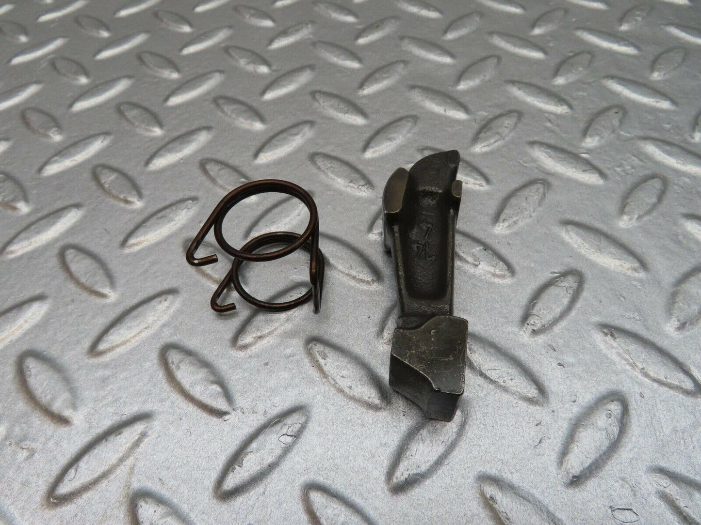 12868 Mercedes-Benz W111 220SE Valve Rocker Arm With Retaining Spring