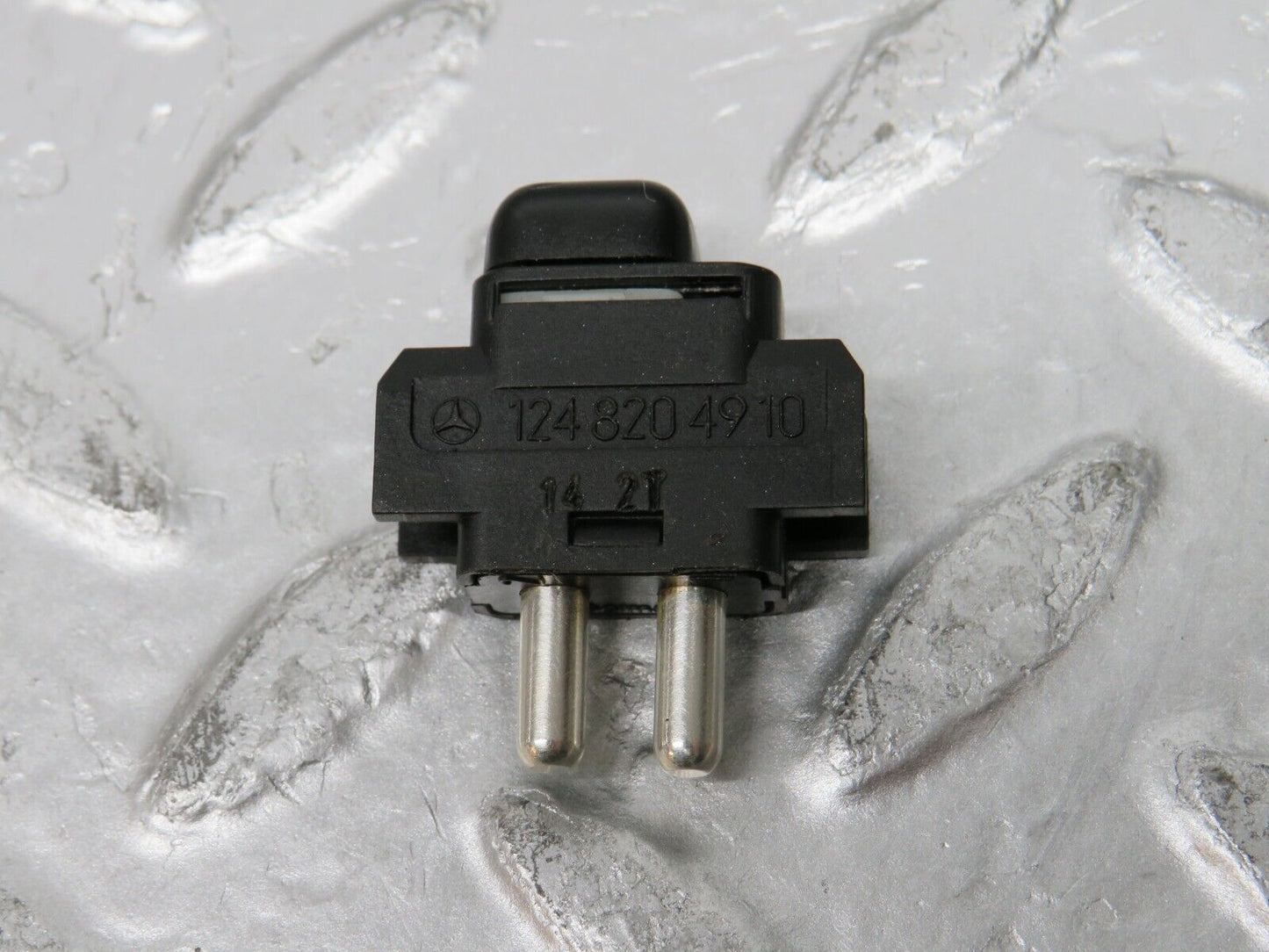 30513 Mercedes-Benz W124 230E Child Lock Control Switch 1248204910