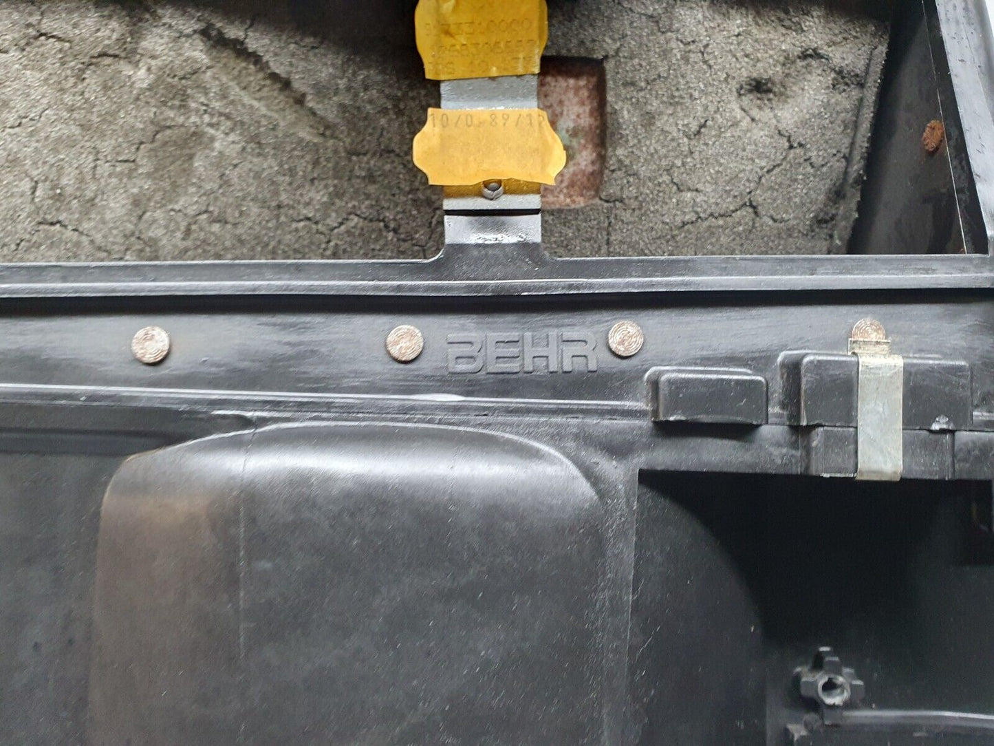 40937 Mercedes-Benz W126 300SE Heater Box Blower Housing Behr