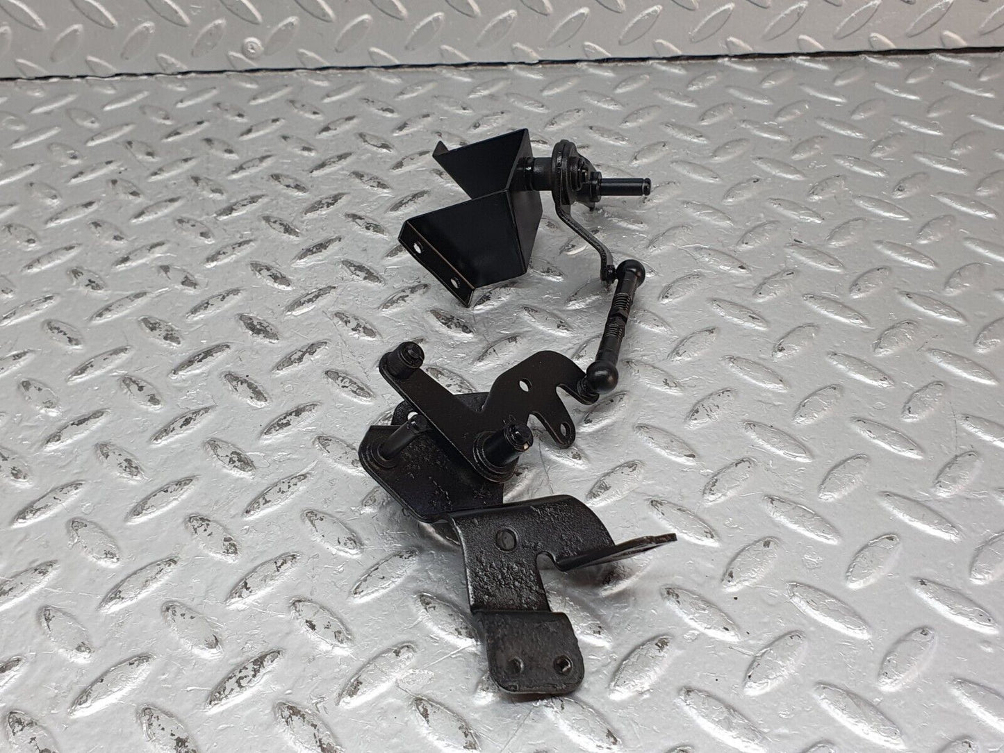 41240 Mercedes-Benz W126 300SE Throttle Linkage