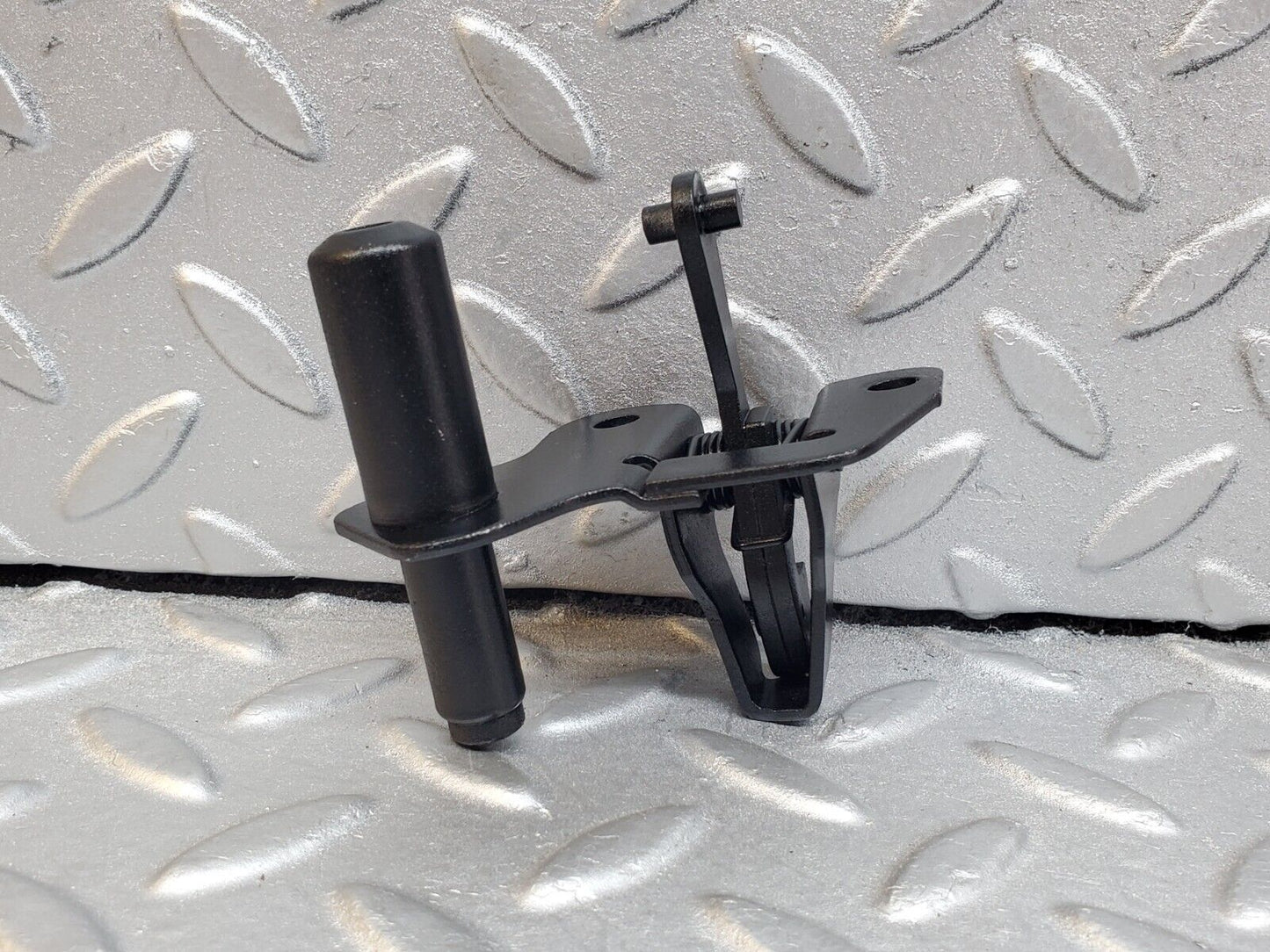 44724 Mercedes-Benz W124 220E Bonnet Lock Latch 1248800260