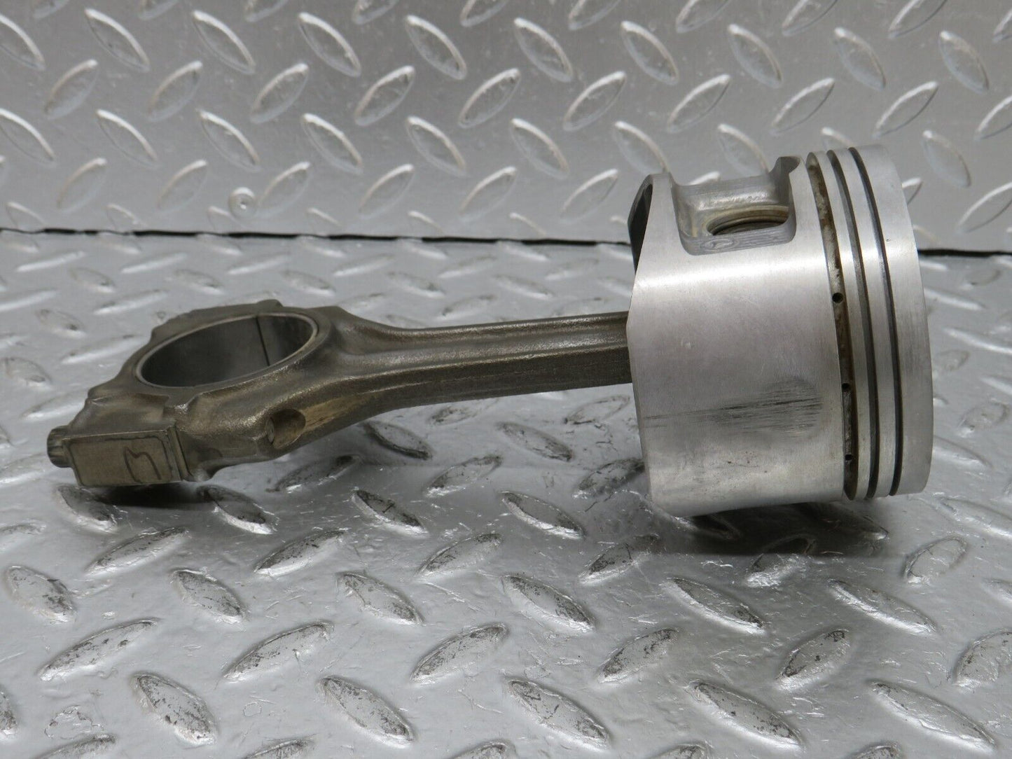 32651 Mercedes-Benz S124 300TE Wagon Piston With Connecting Rod 88.485mm 10205