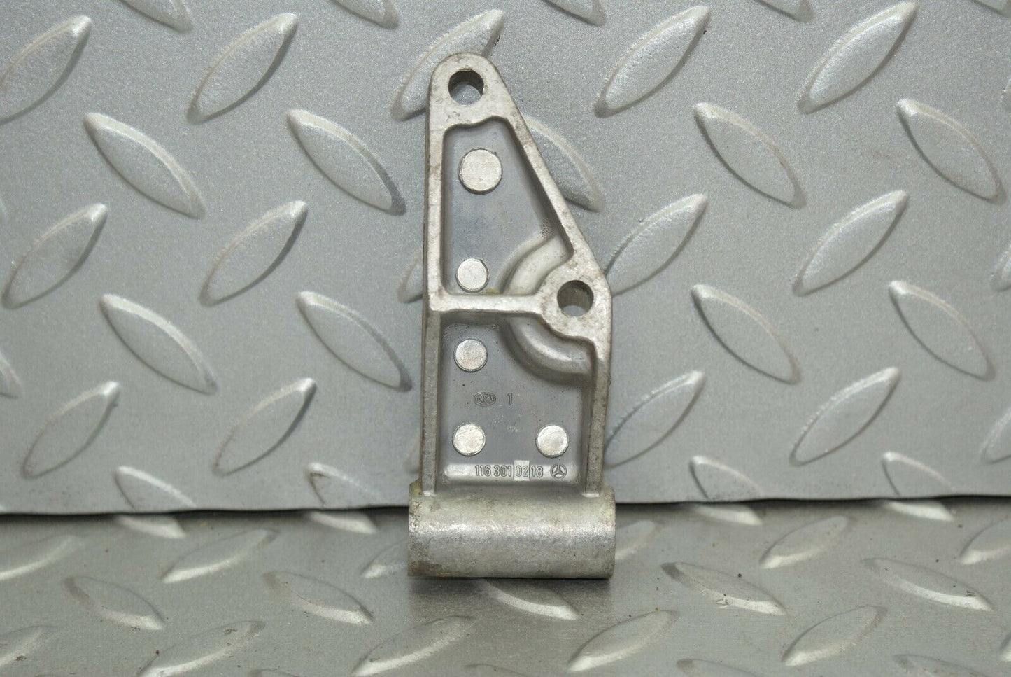 2684 Mercedes-Benz W116 350SE Gas Pedal Accelerator Bracket Holder