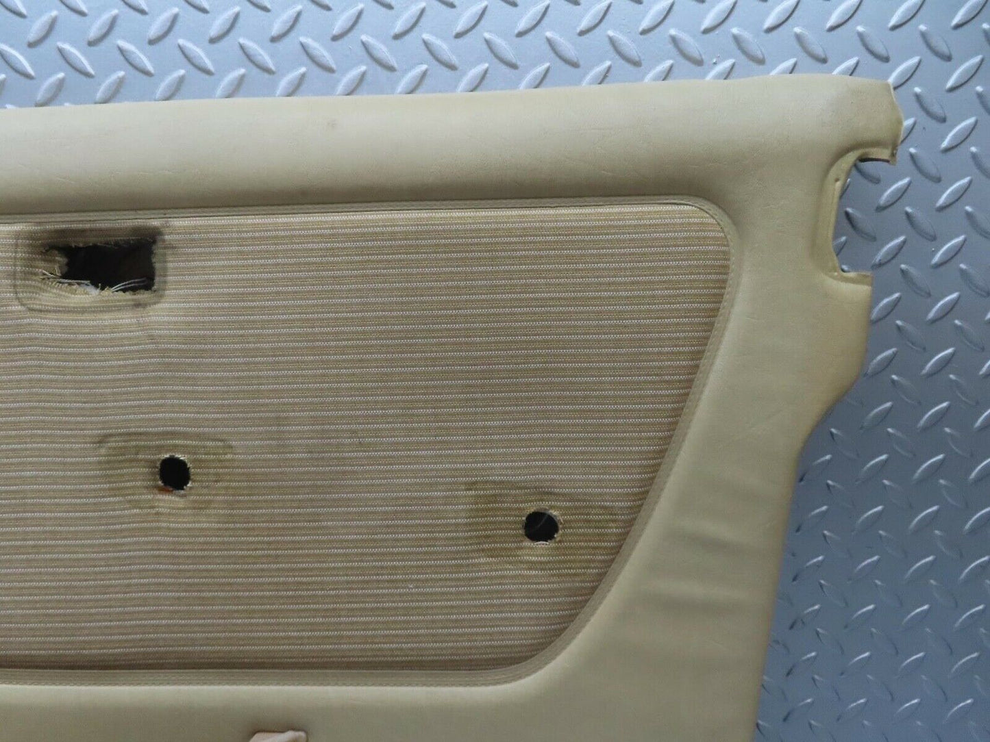 13508 Mercedes-Benz W123 200 Front Right Door Card Cream