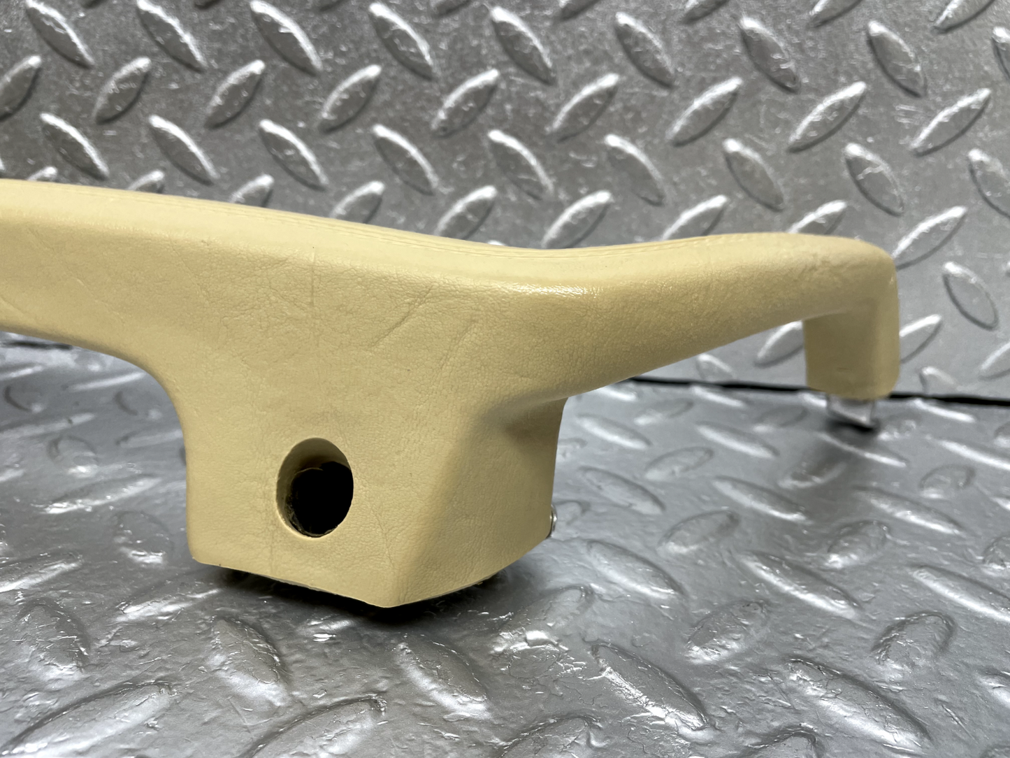44262 Mercedes-Benz W123 280E Interior Door Handle Beige Left 1239701701