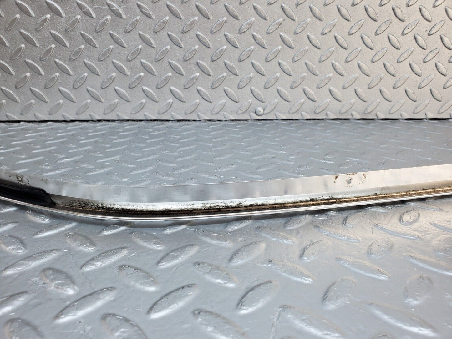 45996 Mercedes-Benz W126 420SE Roof Chrome Trim Left Side