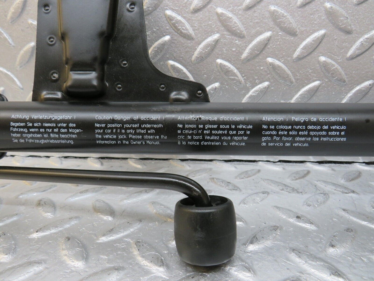 34861 Mercedes-Benz W210 320E Car Jack 2105830115