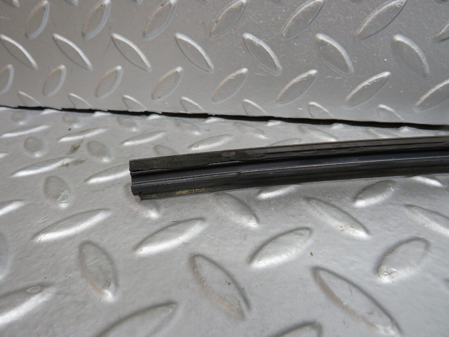 39054 Mercedes-Benz W201 190E Front Windscreen Top Moulding Trim