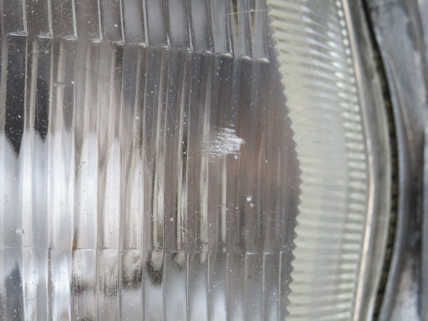 35864 Mercedes-Benz W108 Headlight Bosch 1305630023