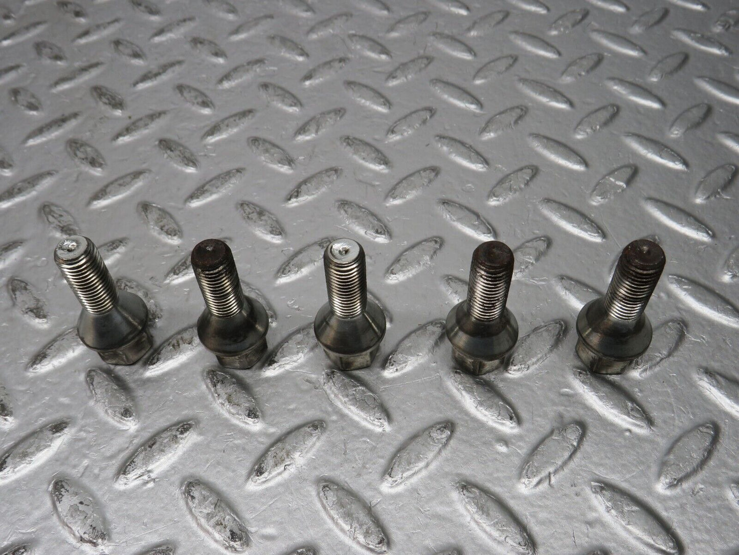 31865 Mercedes-Benz 5x Alloy Wheel Lug Bolt M12x1.5