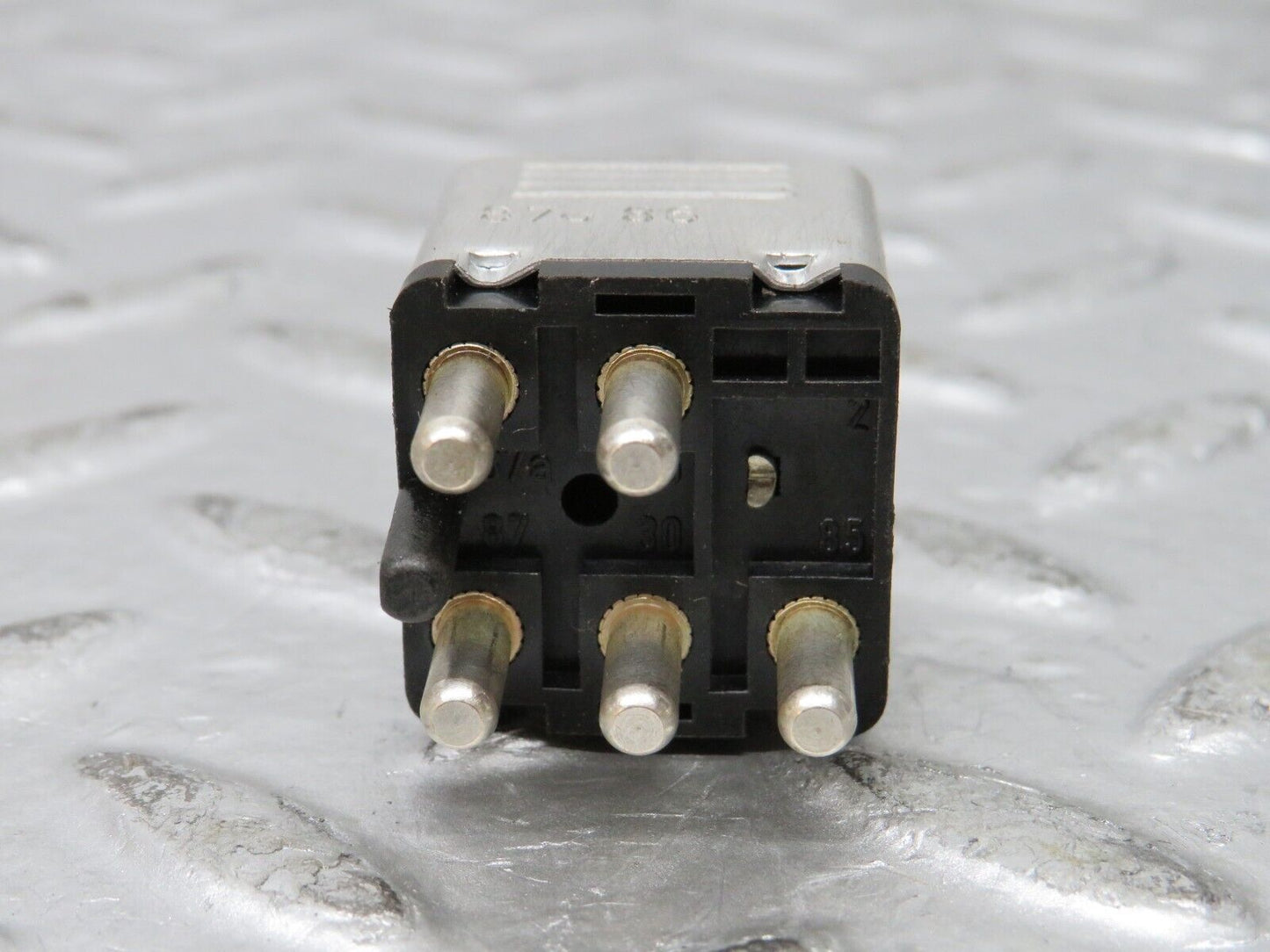 27197 Mercedes-Benz W123 280E Multi Purpose Relay 0015420219