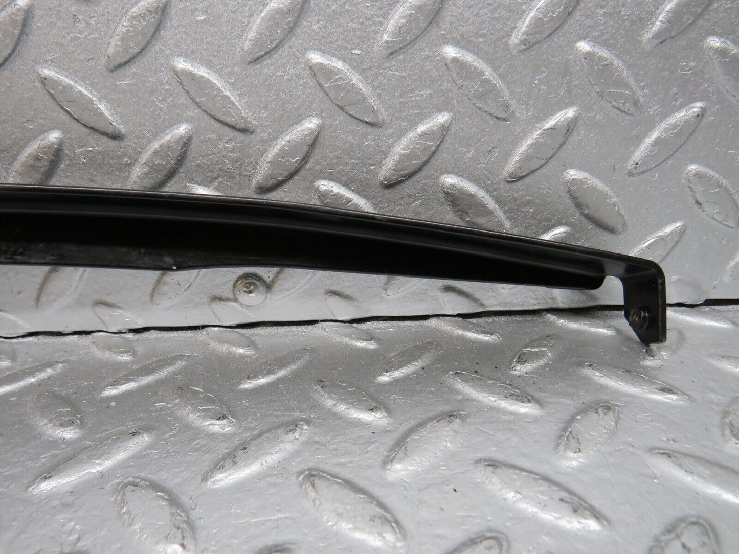 39661 Mercedes-Benz R129 320SL Coupe Right Door Rear Window Channel