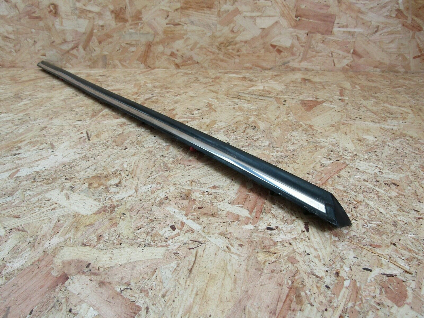 2148 Mercedes-Benz W116 350SE Front Left Door Chrome Trim
