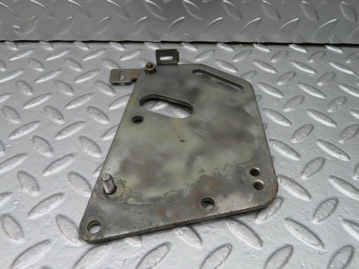 20681 Mercedes-Benz R107 450SL Power Steering Pump Bracket