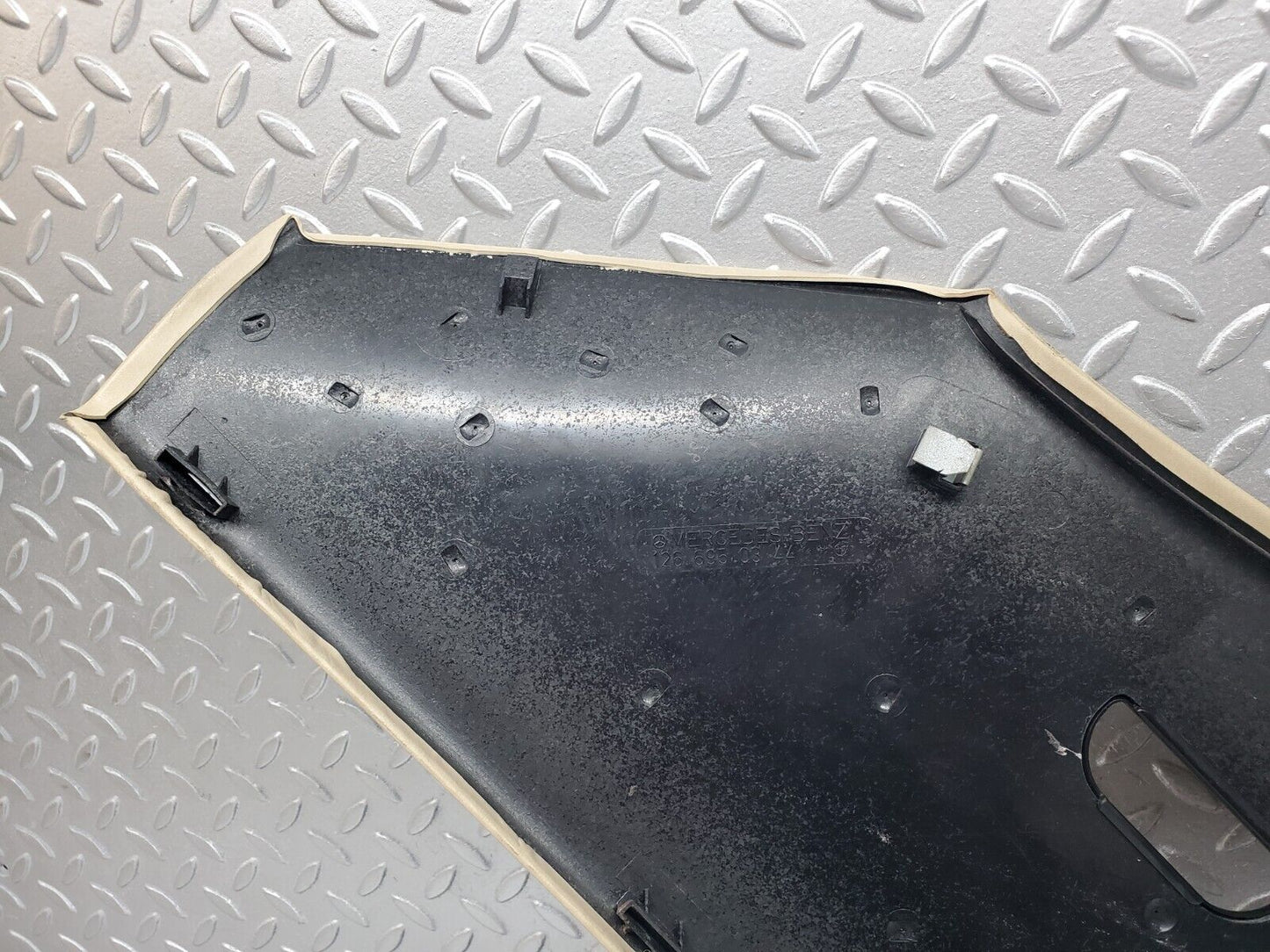 45771 Mercedes-Benz W126 420SE C Pillar Cover Left Side Beige 1266950344