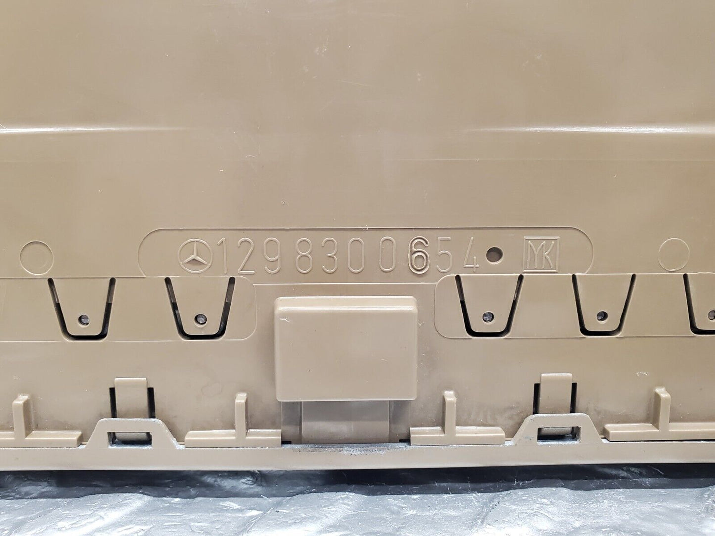 46876 Mercedes-Benz R129 320SL Coupe Dash Centre Air Vent 1298300654