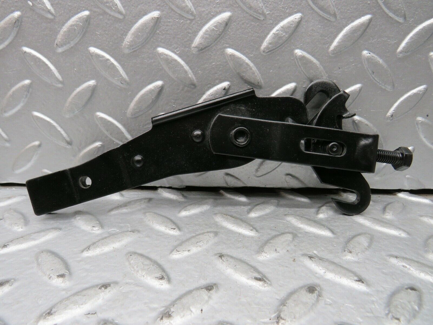 21788 Mercedes-Benz W126 300SE Handbrake Regulator