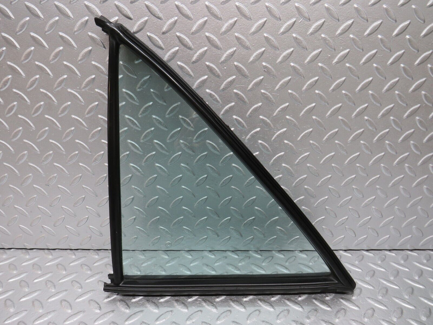 33145 Mercedes-Benz W126 Rear Left Quarter Window Glass 1267350124