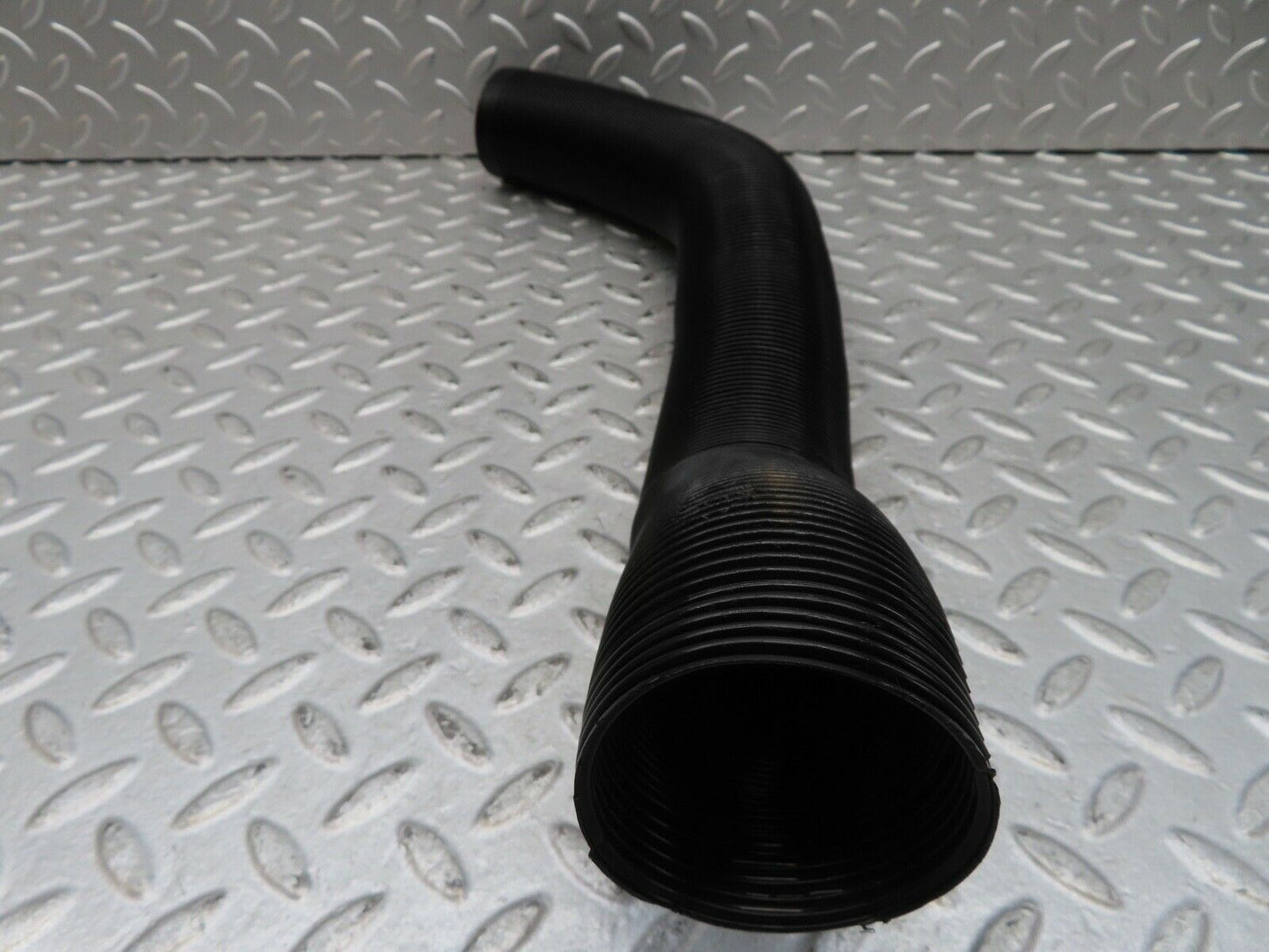 16832 Mercedes-Benz C123 280CE Coupe Dash Air Vent Pipe