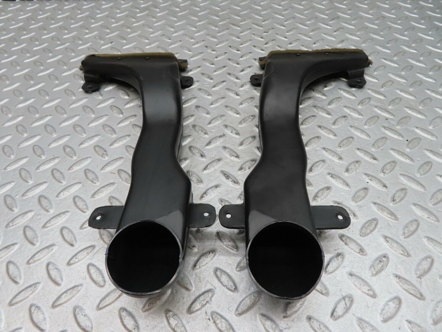 17104 Mercedes-Benz R129 300SL Coupe Front Air Vent Duct Pair