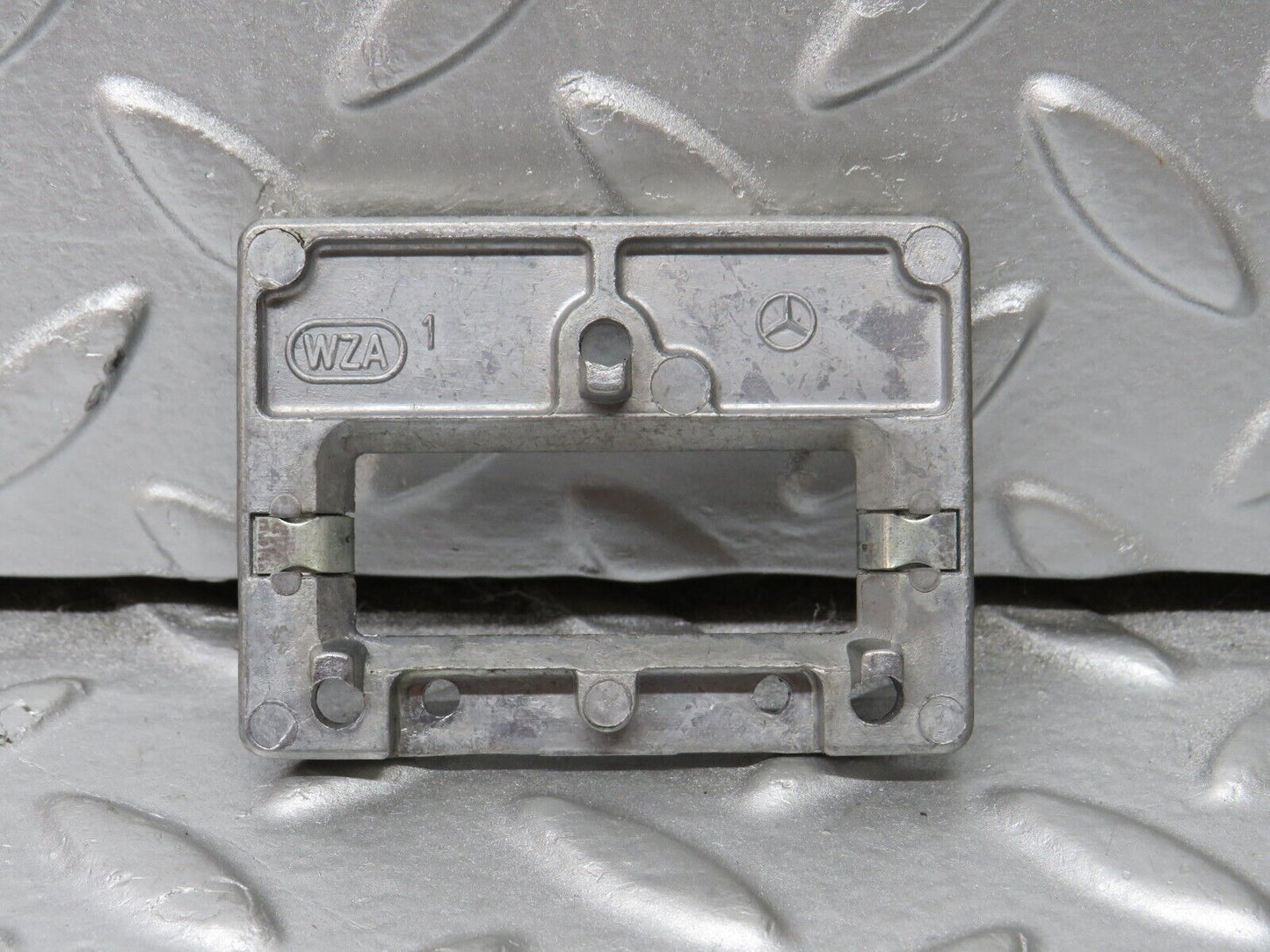 33941 Mercedes-Benz W124 260E Rear View Mirror Mount Bracket