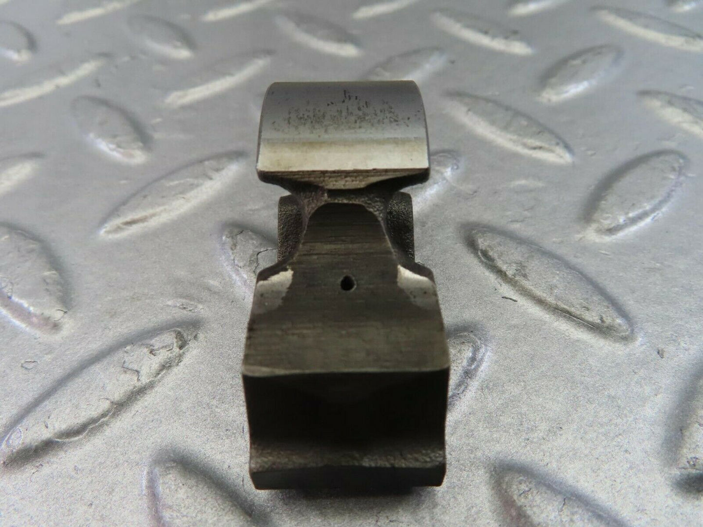 9868 Mercedes-Benz C123 280CE Coupe Valve Rocker Arm With Retaining Spring
