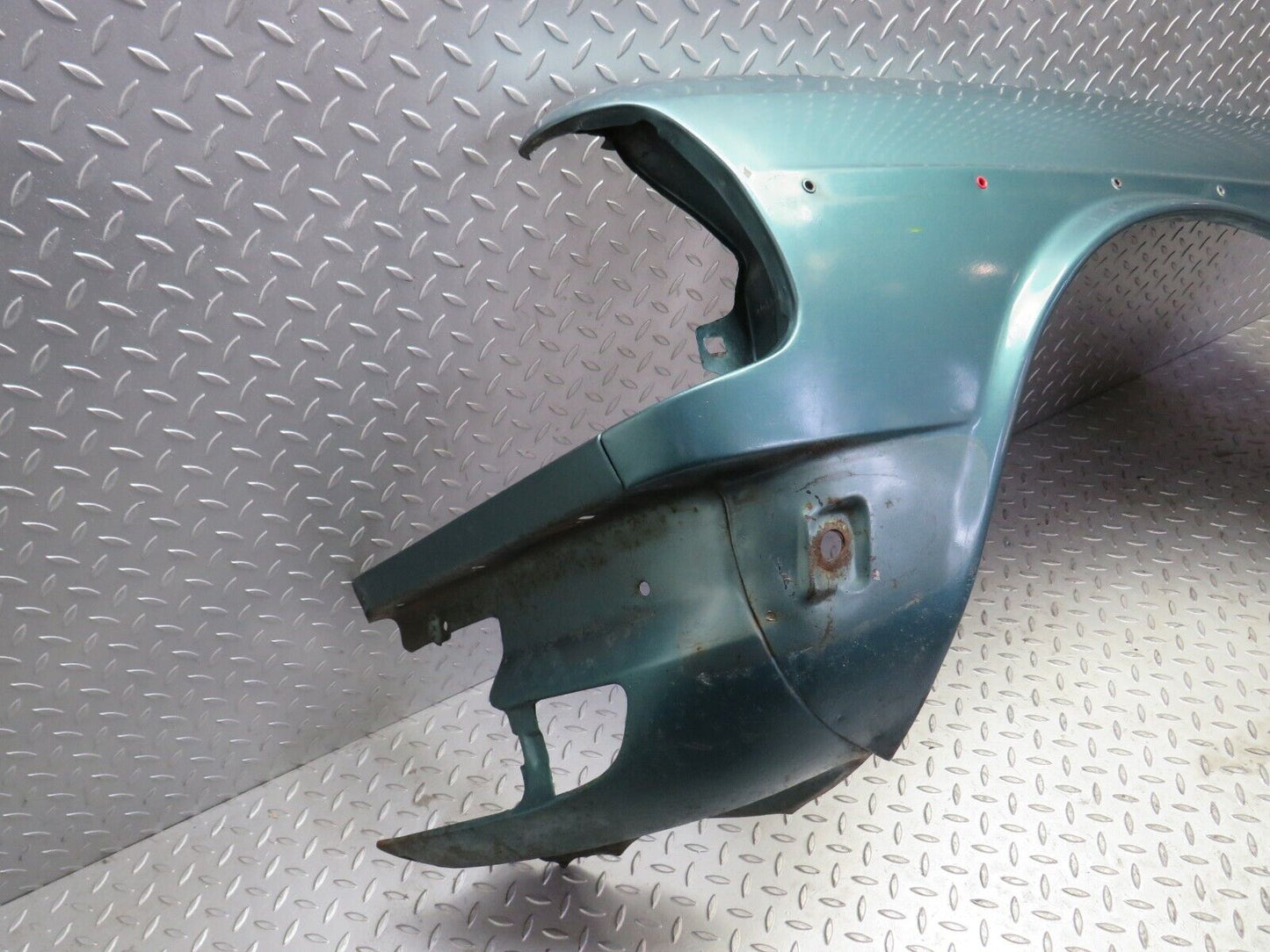 29796 Mercedes-Benz W123 230E Front Left Wing Fender