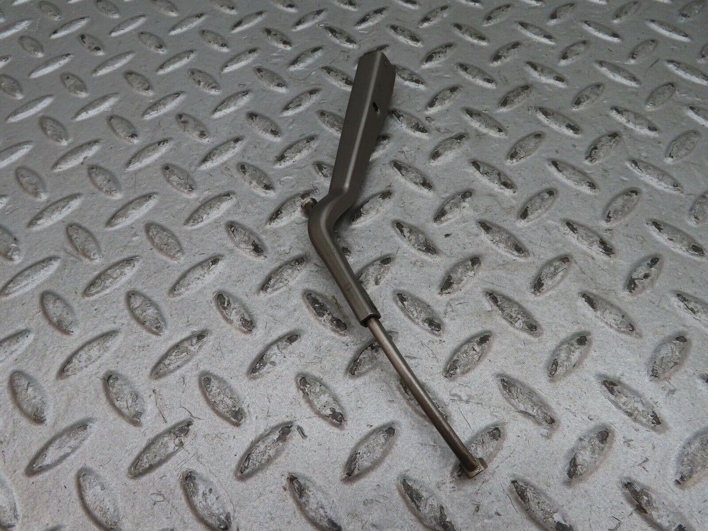 17875 Mercedes-Benz W116 450SEL Headlight Wiper Arm Right