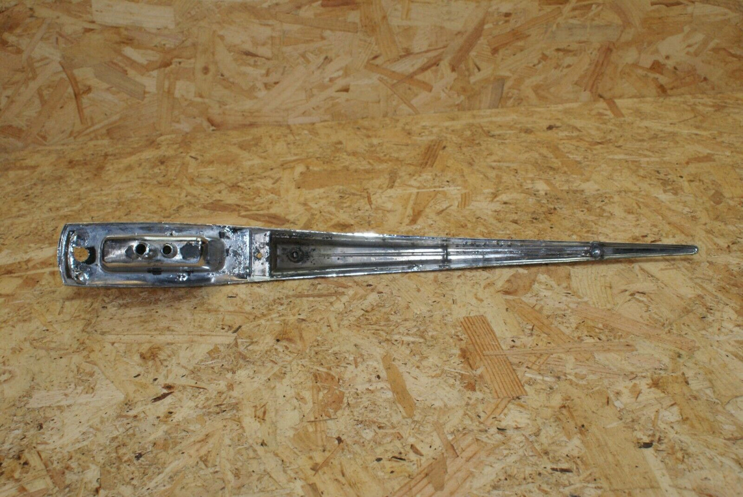 2292 Mercedes-Benz W105 219 PONTON Top Fender Chrome  K13243