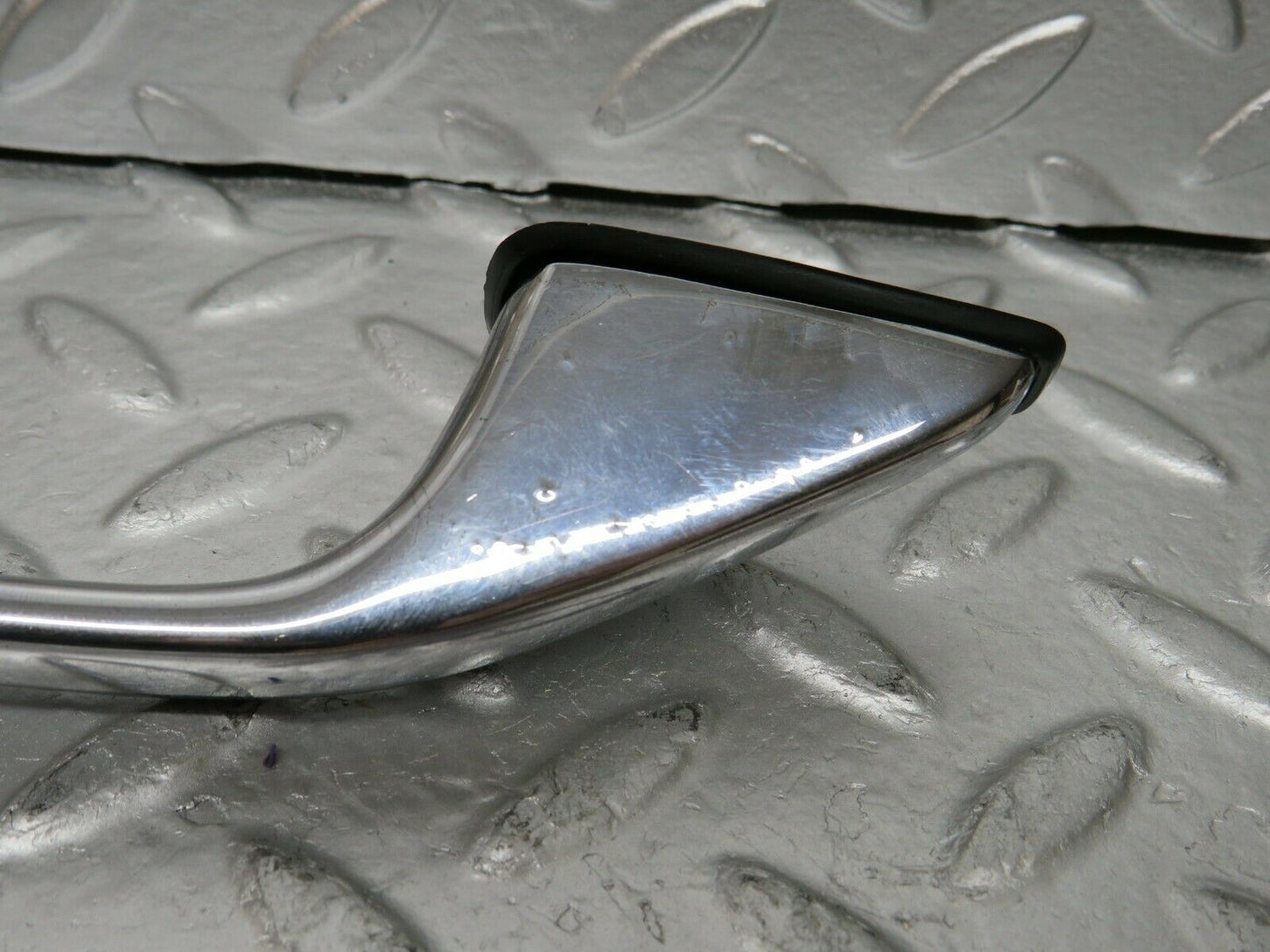 24458 Mercedes-Benz W108 Door Handle Front Right No Key 1087661401