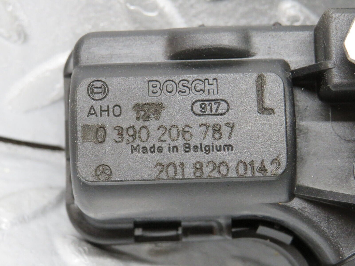 38871 Mercedes-Benz W201 190E 2.6L Headlight Wiper Motor Bosch Left Side 2018200142