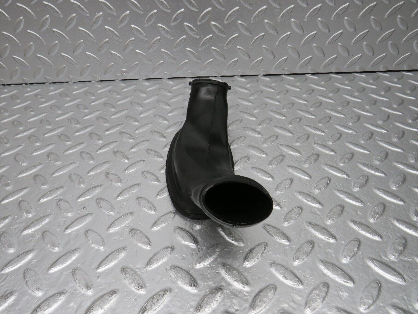 30413 Mercedes-Benz W124 230E Heater Water Drain 1248320025