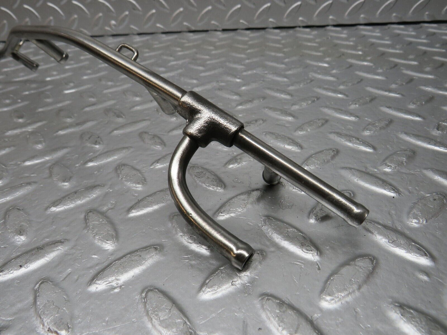 32990 Mercedes-Benz C107 R107 350 V8 Fuel Injection Pipe