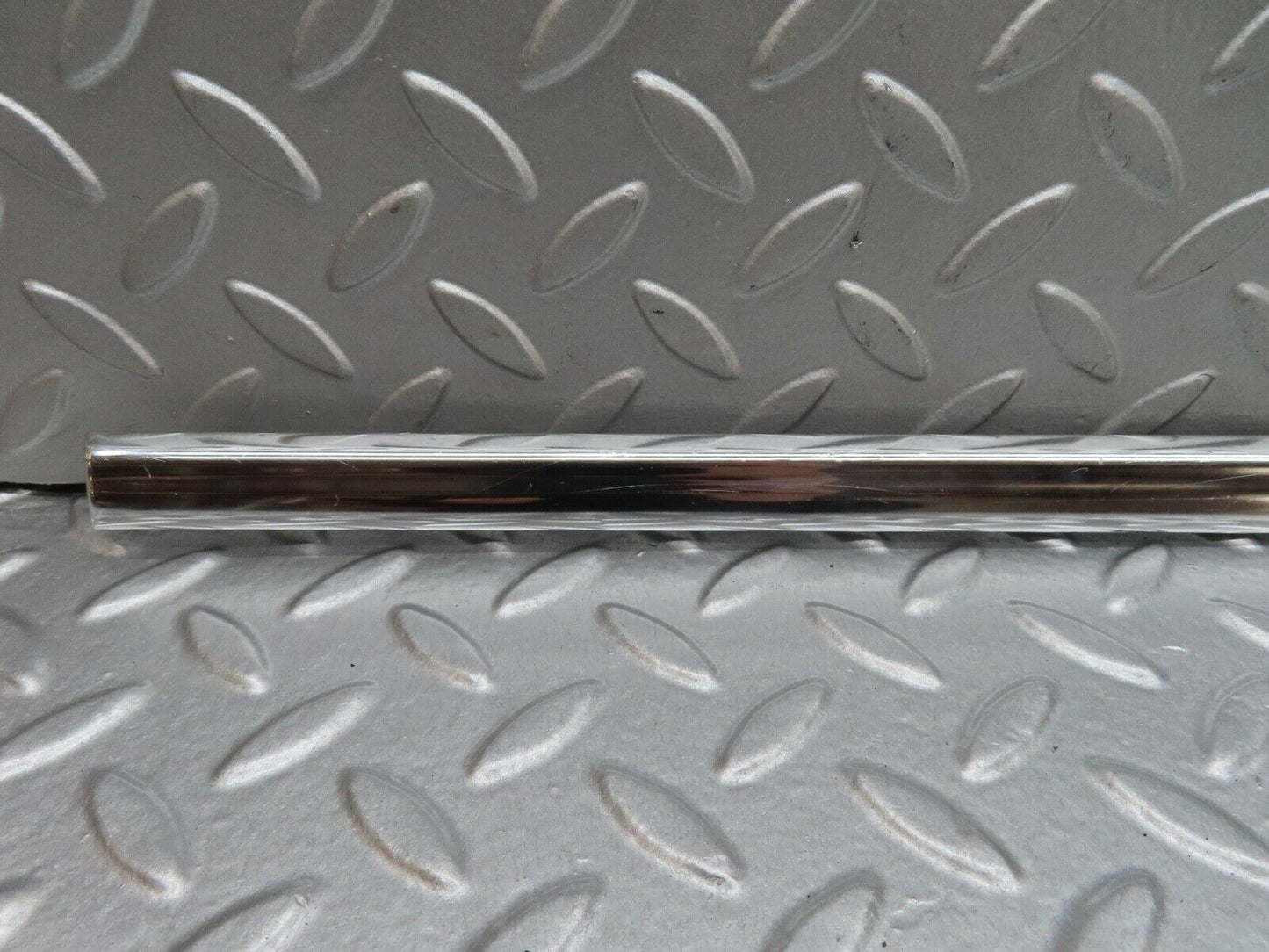 18142 Mercedes-Benz W123 200 Rear Left Door Chrome Moulding Trim