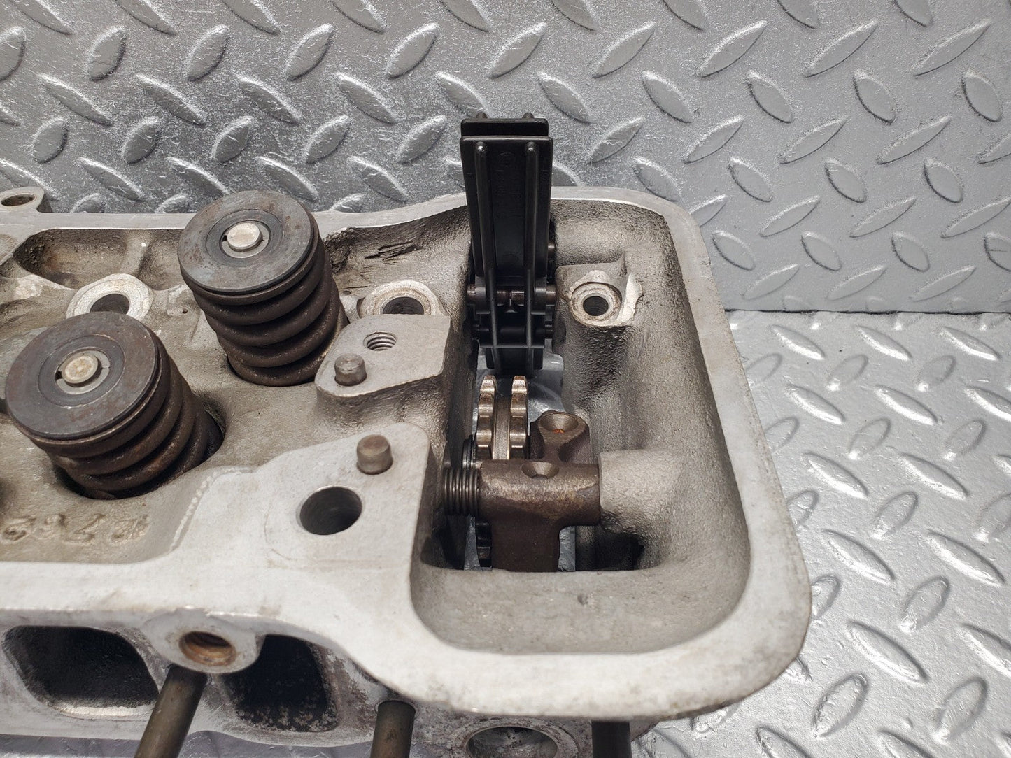 W112 cylinder head used OEM
