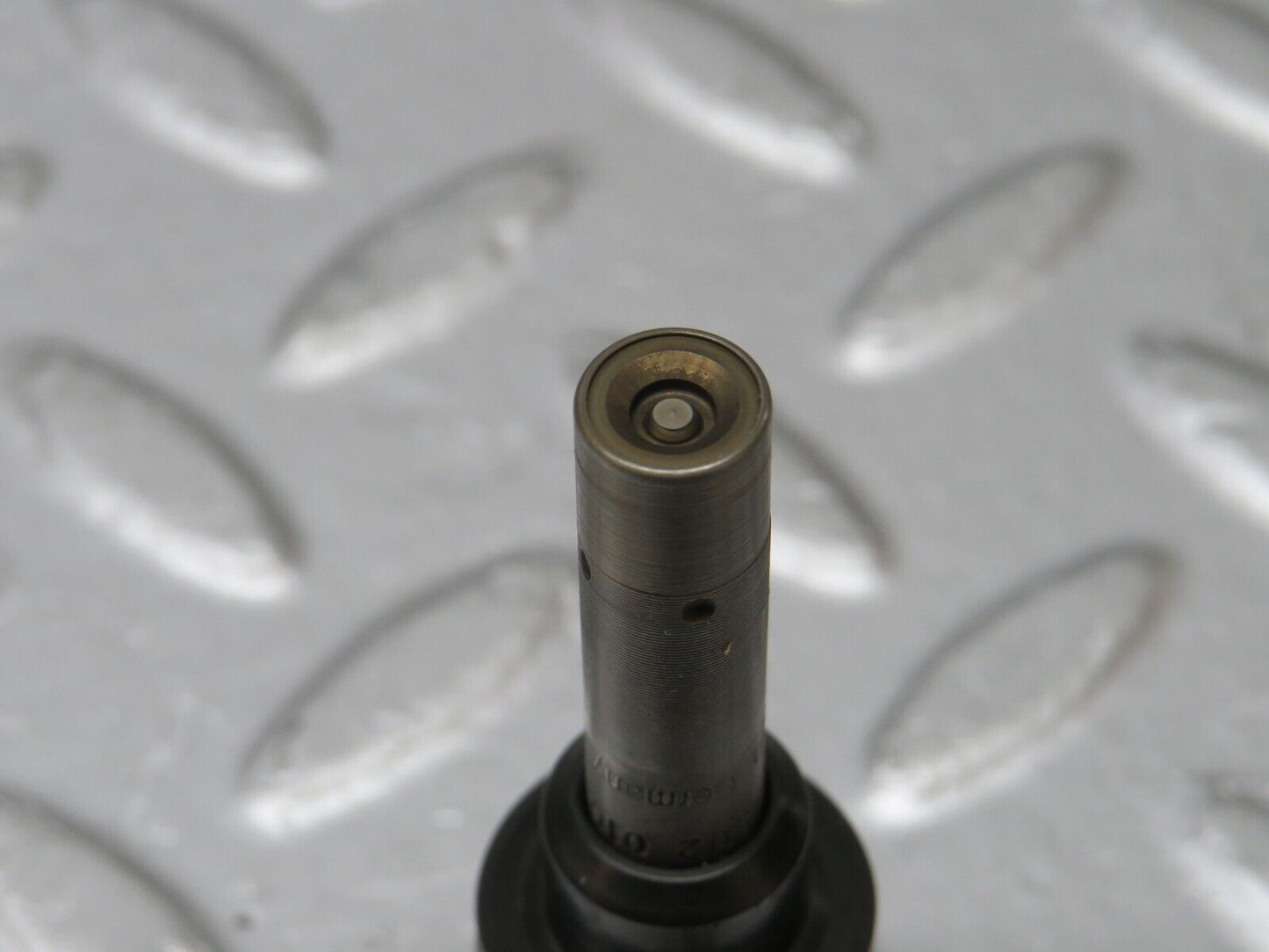 33687 Mercedes-Benz W201 190E 2.0L Fuel Injector Bosch 0437502010