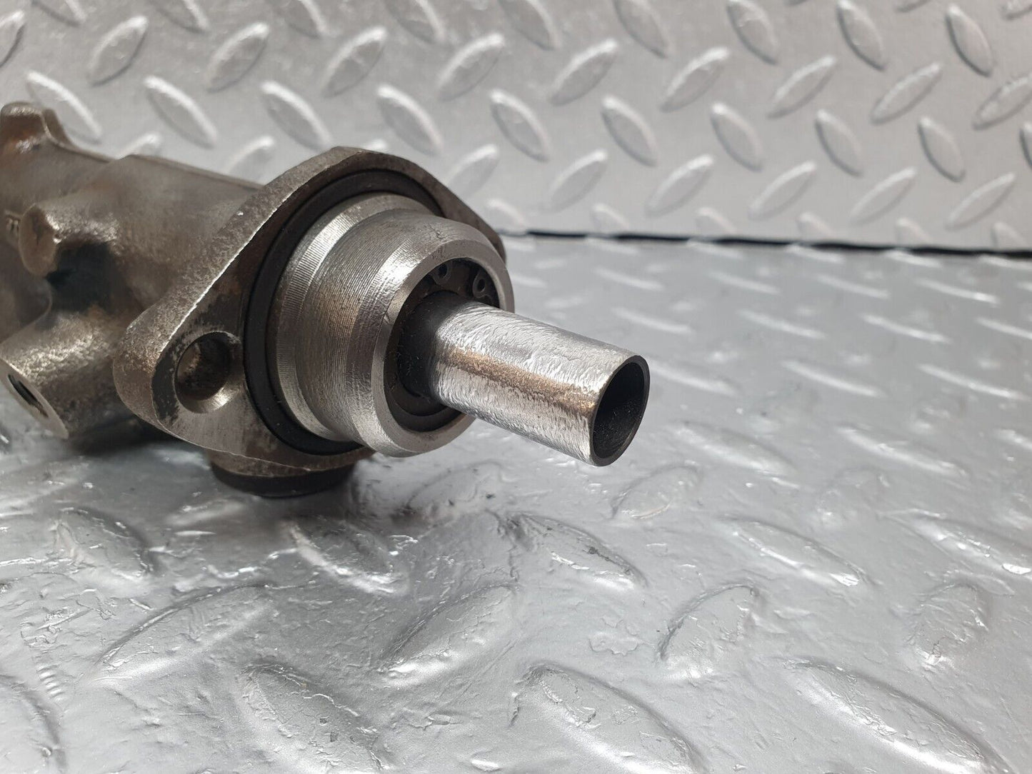 43690 Mercedes-Benz C126 380SEC Coupe Brake Master Cylinder ATE