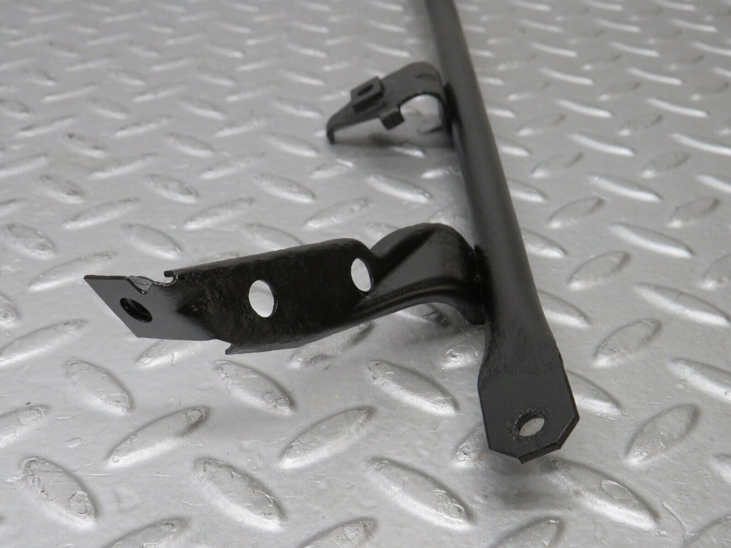 36776 Mercedes-Benz W201 190E 2.0L Horn Bracket Holder