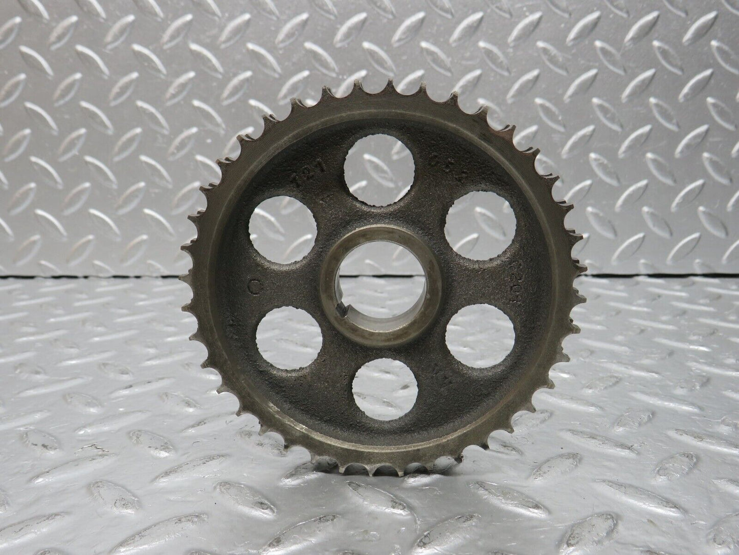 31067 Mercedes-Benz W123 200D Camshaft Timing Gear 1210520201