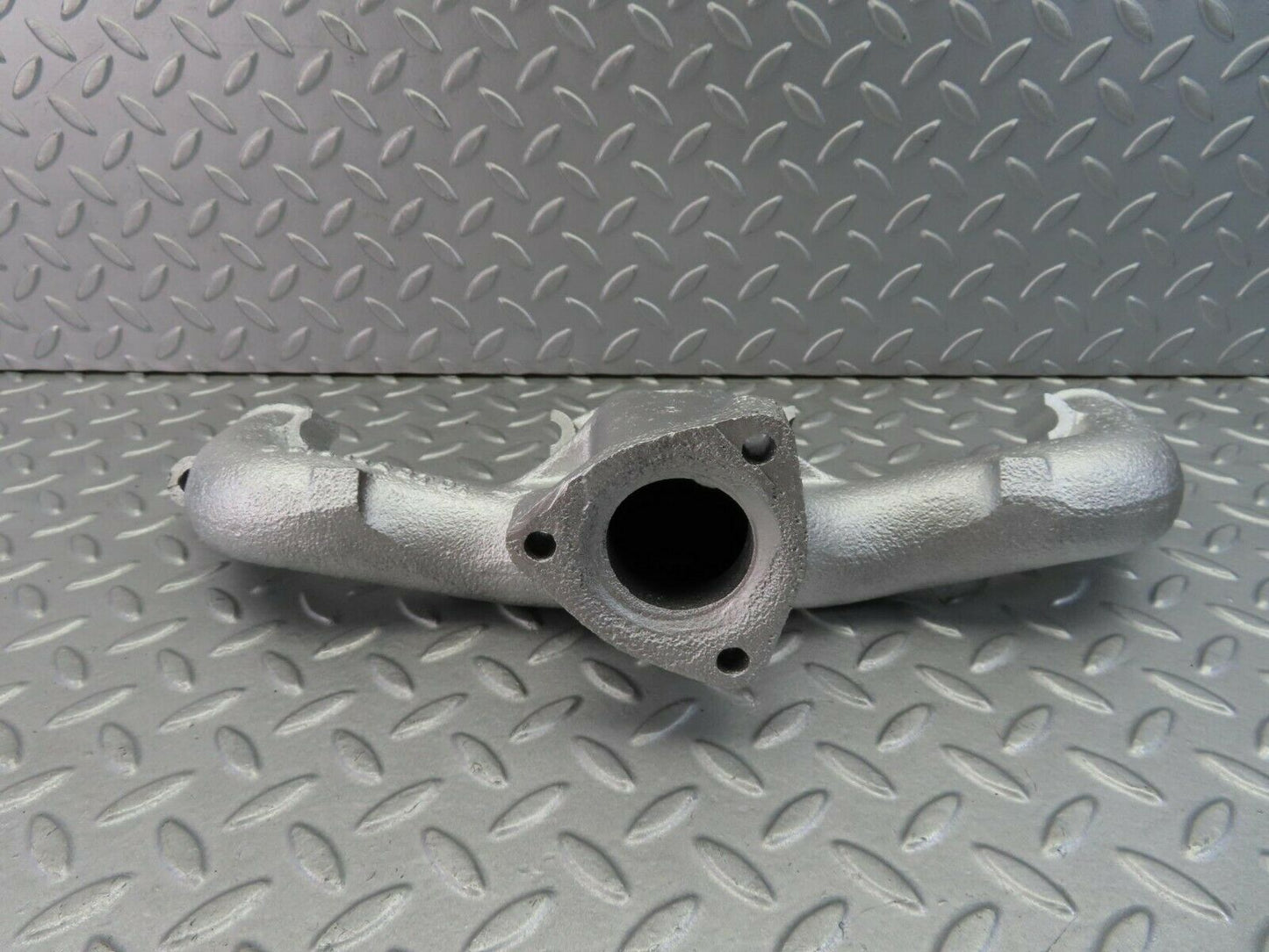 7965 Mercedes-Benz W115 220D Exhaust Manifold 6151420701
