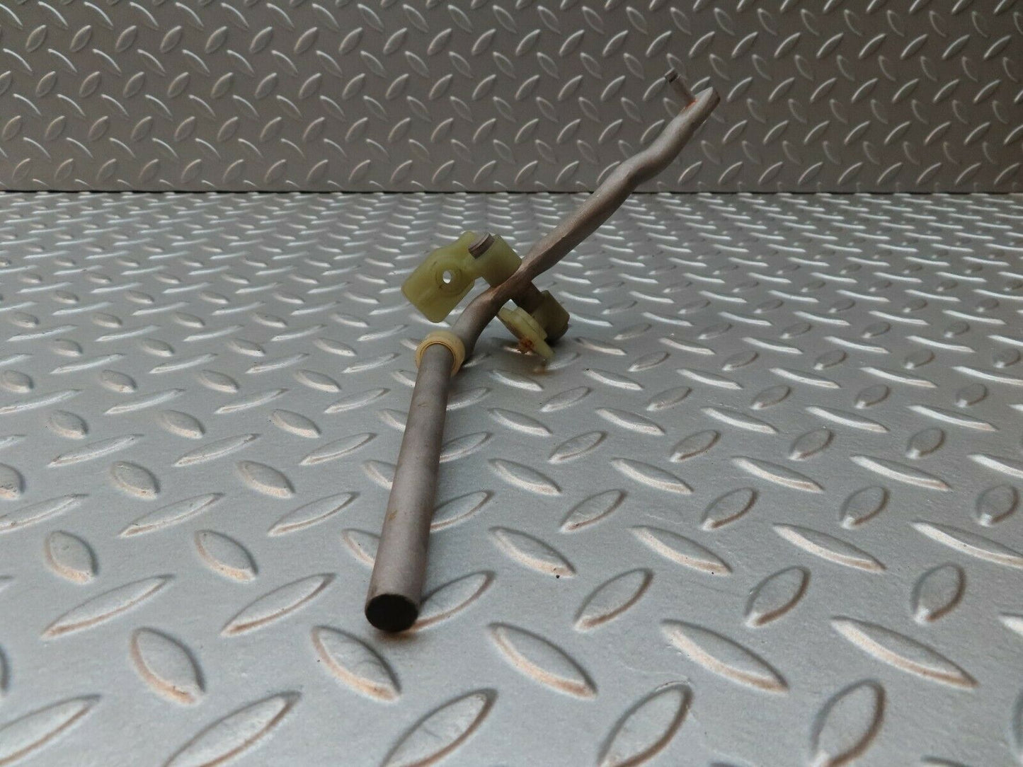 4048 Mercedes-Benz S123 200T Wagon Accelerator Pedal Linkage